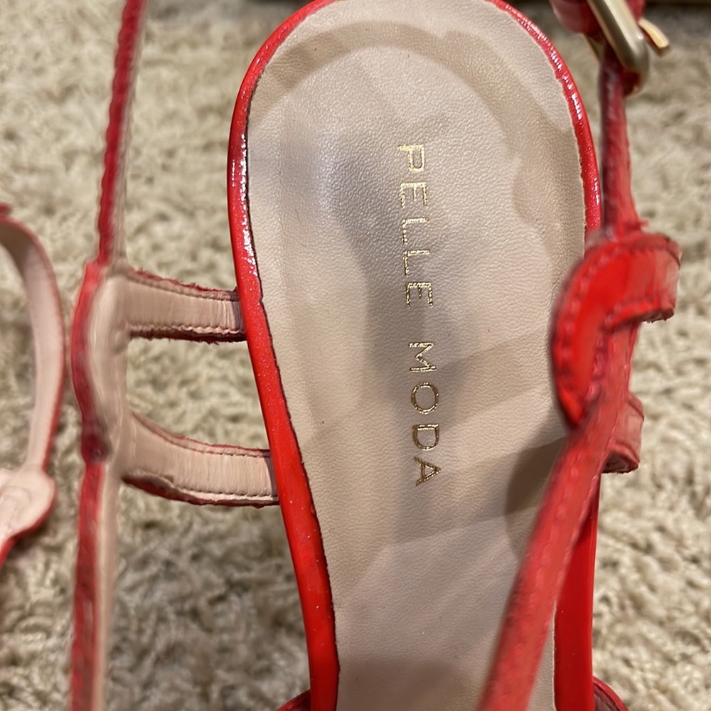 Pelle Moda Heels/ Red/7.5 - Picture 5 of 6